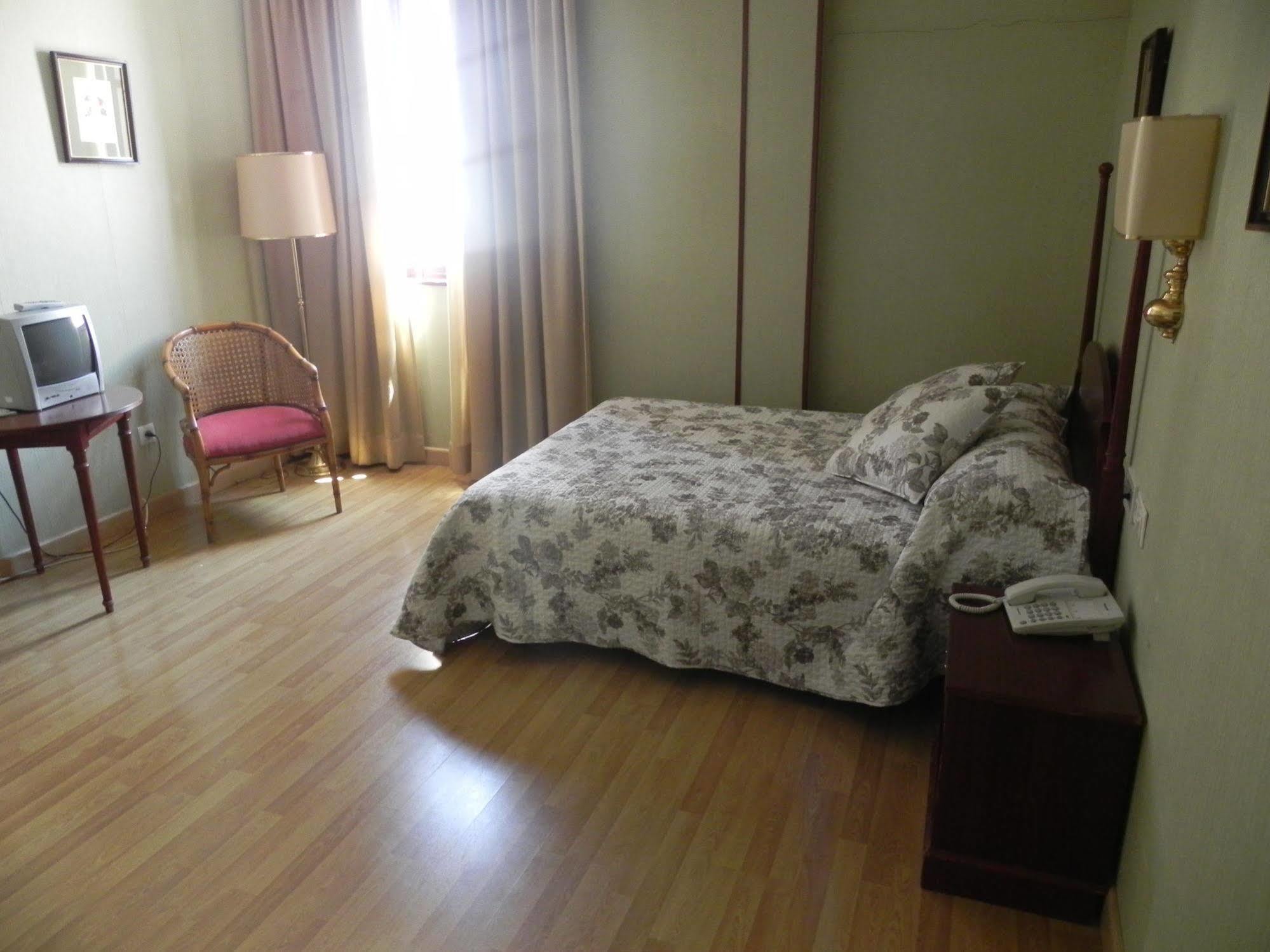 Hotel Sierra De アラセナ エクステリア 写真